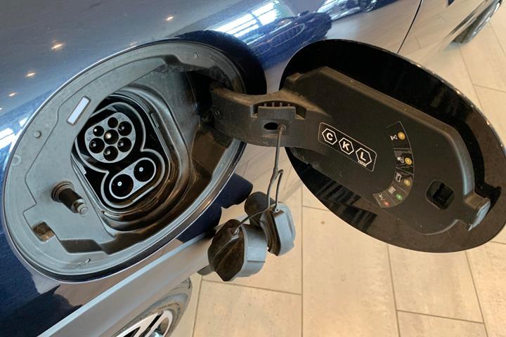 Sort Mini Cooper SE fra 2023