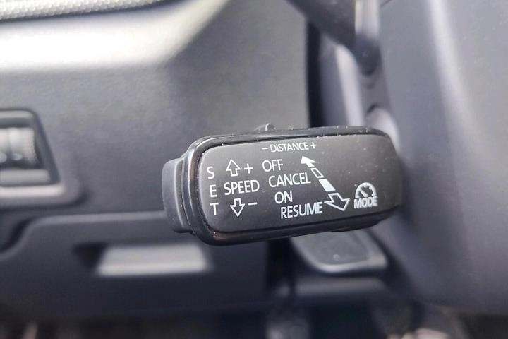 Grå Skoda Fabia fra 2023