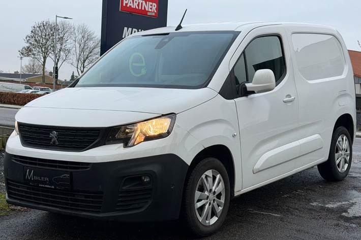 Hvid Peugeot Partner fra 2020