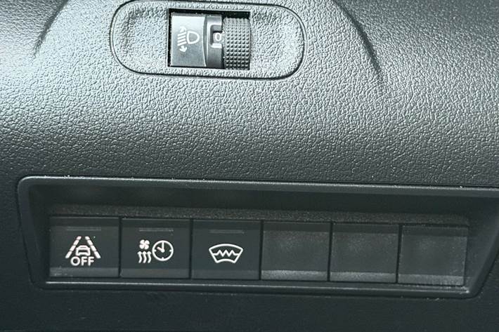 Hvid Peugeot Partner fra 2020