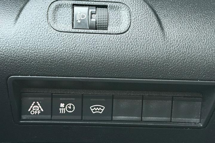 Hvid Peugeot Partner fra 2020
