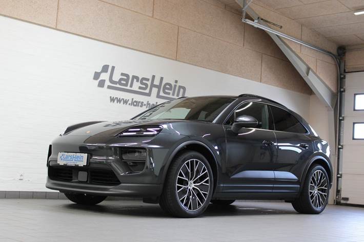 Grå Porsche Macan 4 fra 2025