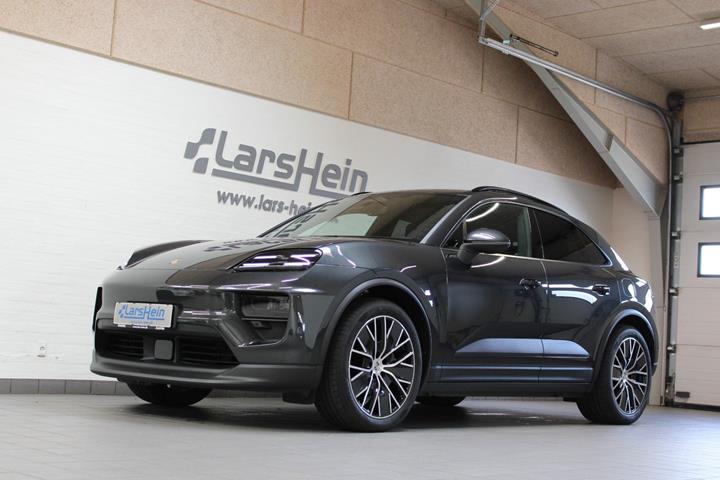 Grå Porsche Macan 4 fra 2025