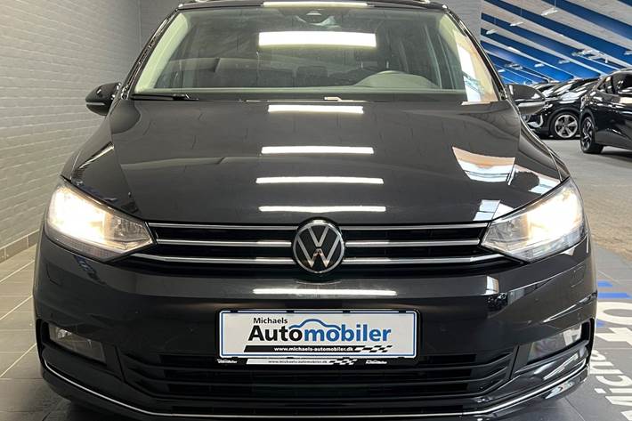 Sort VW Touran fra 2023