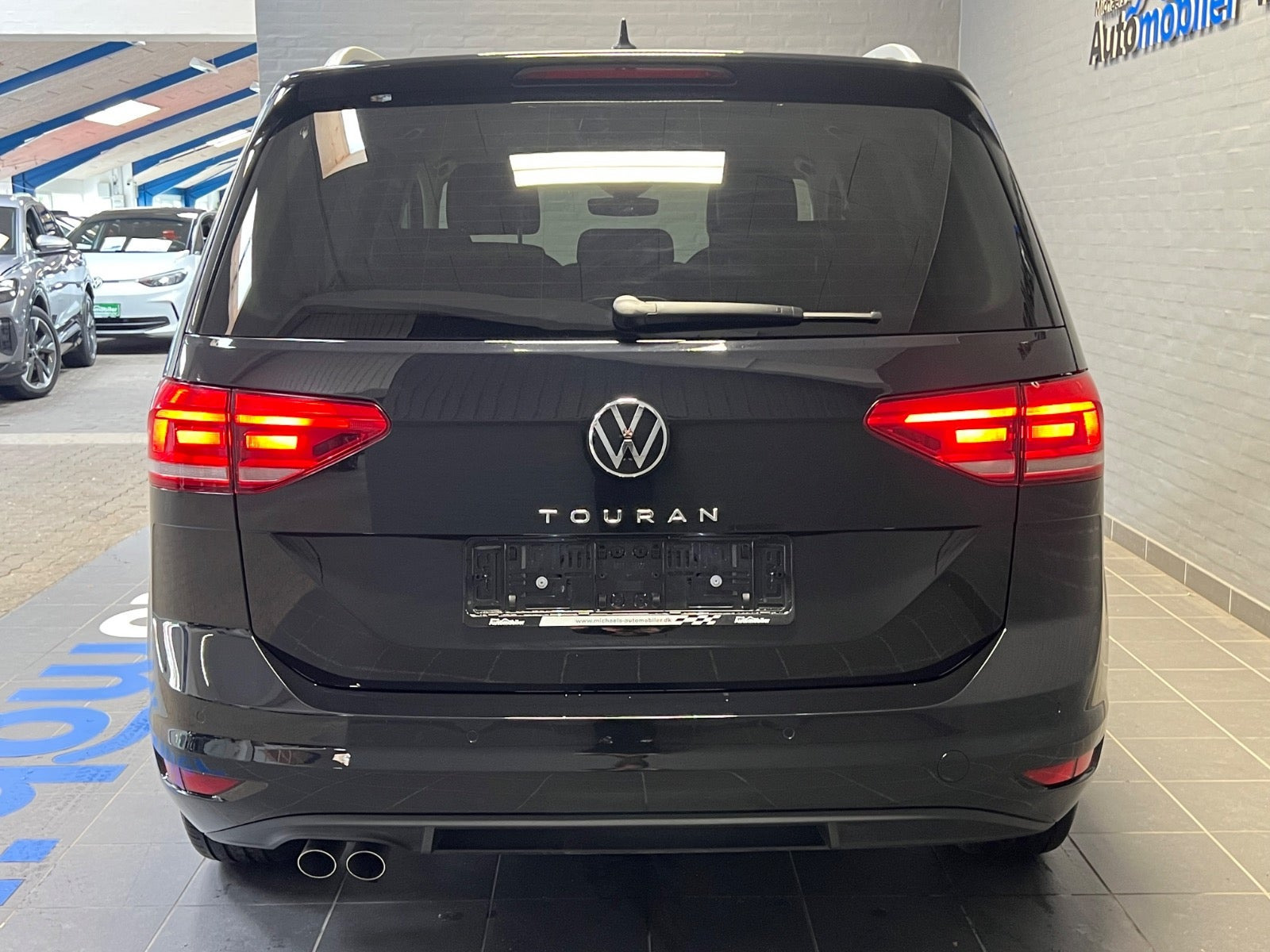 Sort VW Touran fra 2023