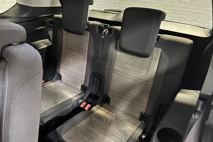 Sort VW Touran fra 2023