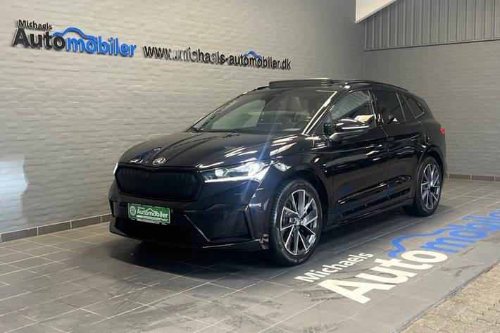 Sort Skoda Enyaq fra 2025 set udefra