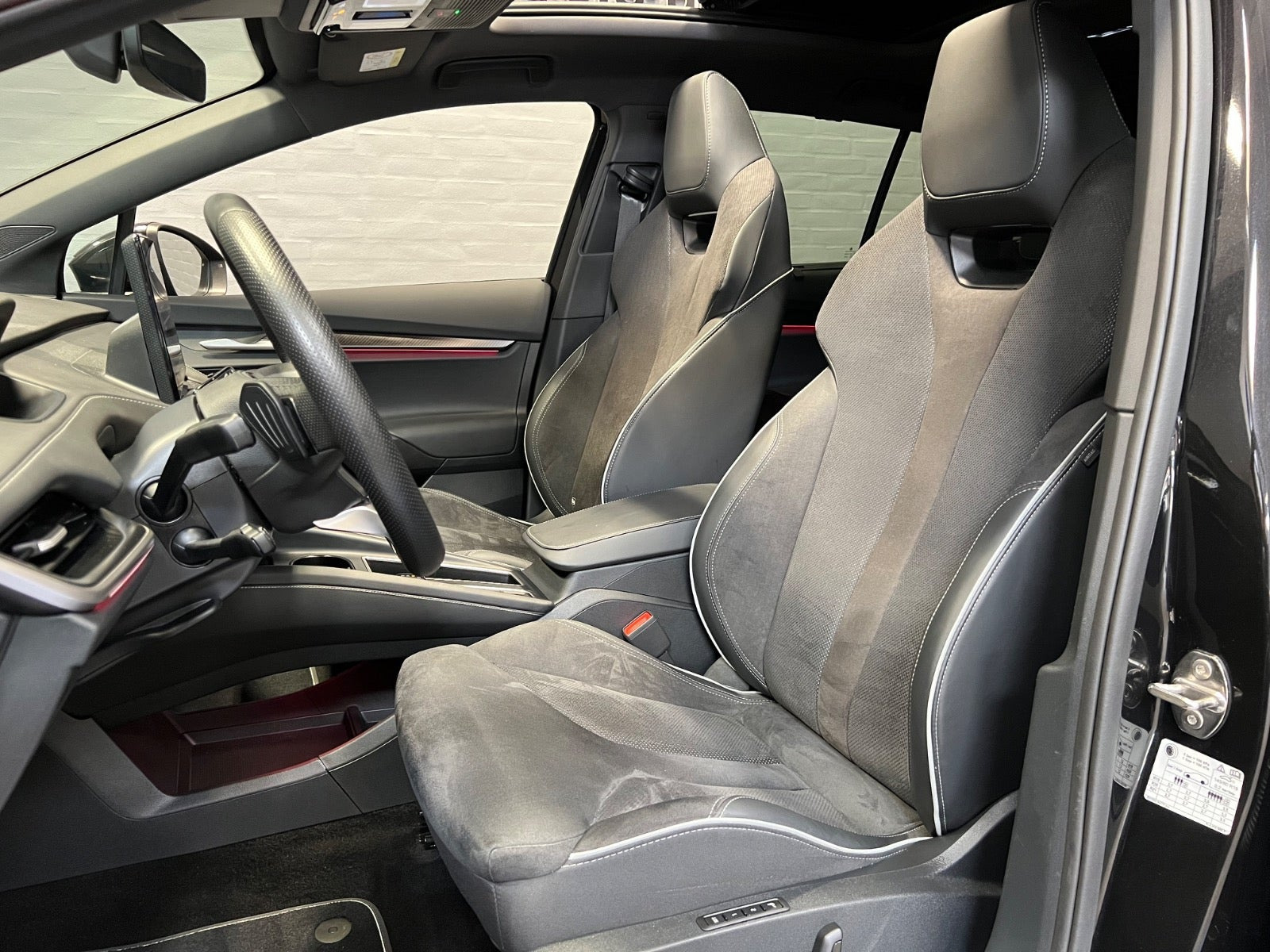 Sort Skoda Enyaq fra 2026