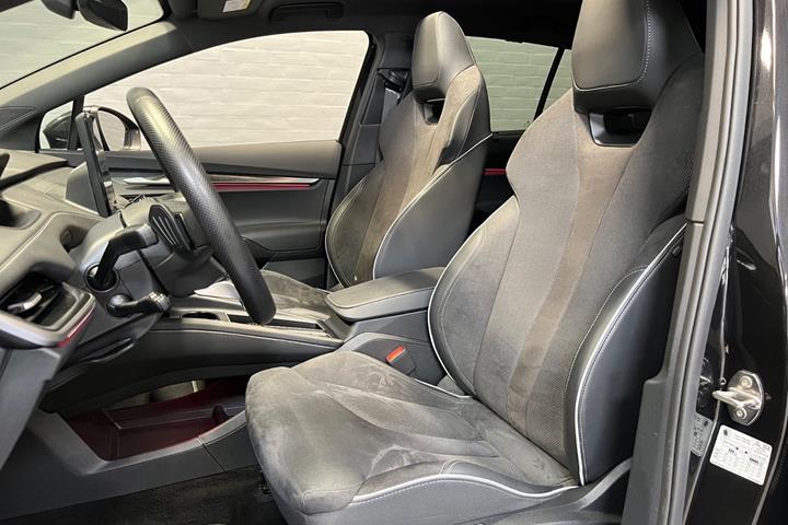 Sort Skoda Enyaq fra 2026