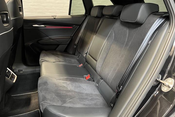 Sort Skoda Enyaq fra 2026