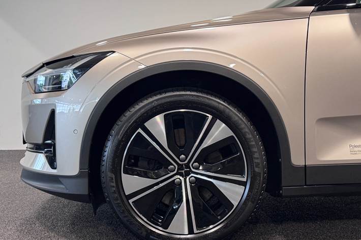 Orange Polestar 2 fra 2023