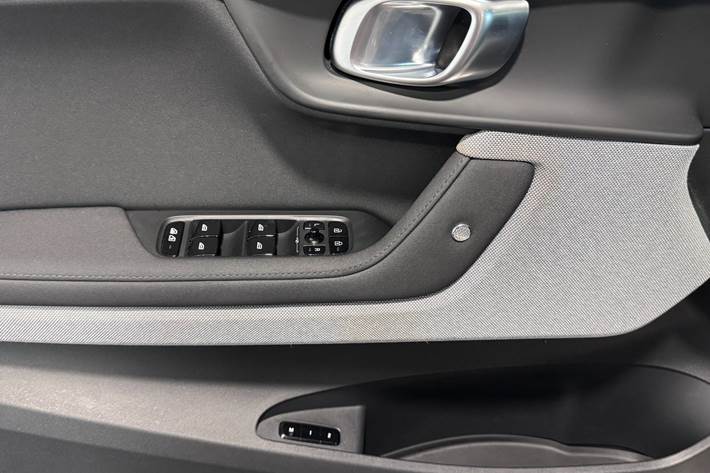 Orange Polestar 2 fra 2023