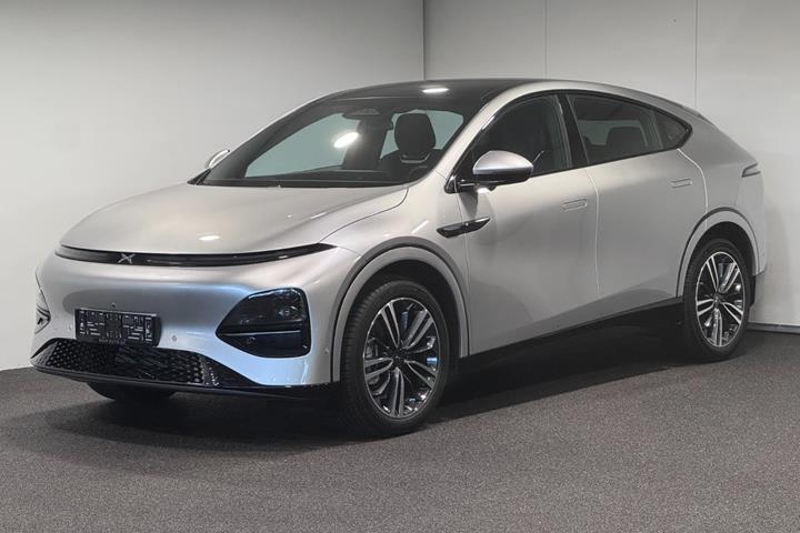 Sølv Xpeng G6 fra 2025 set udefra