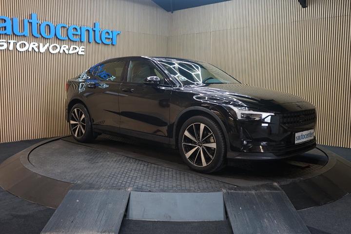 Sort Polestar 2 fra 2022 set udefra