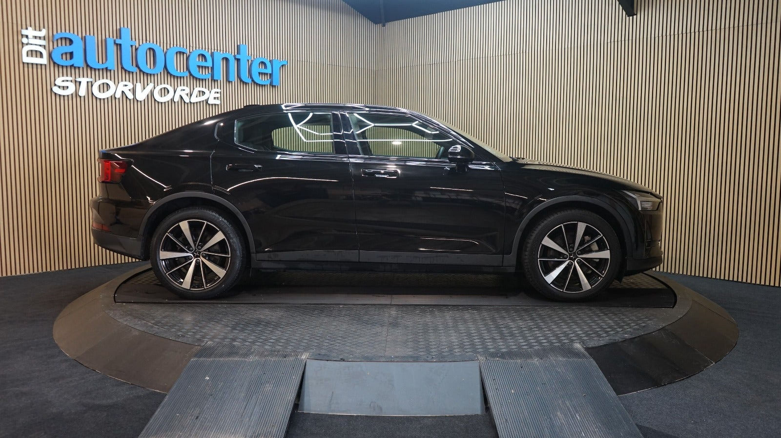 Sort Polestar 2 fra 2022
