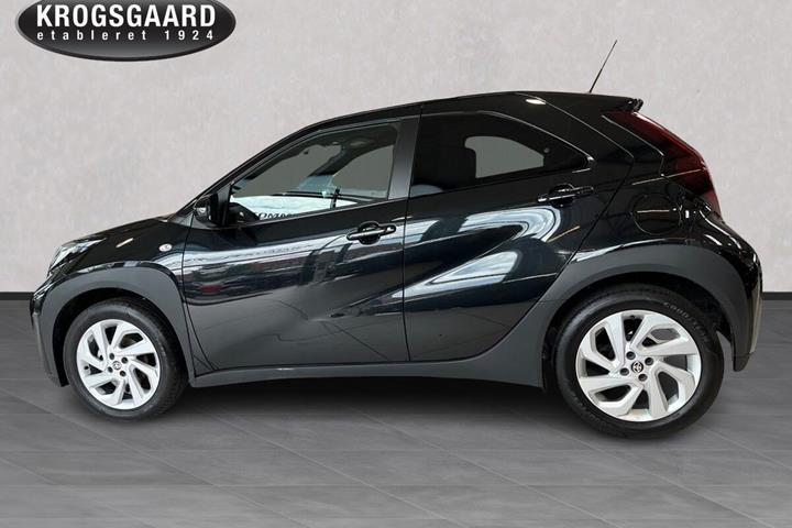Beige Toyota Aygo X fra 2024