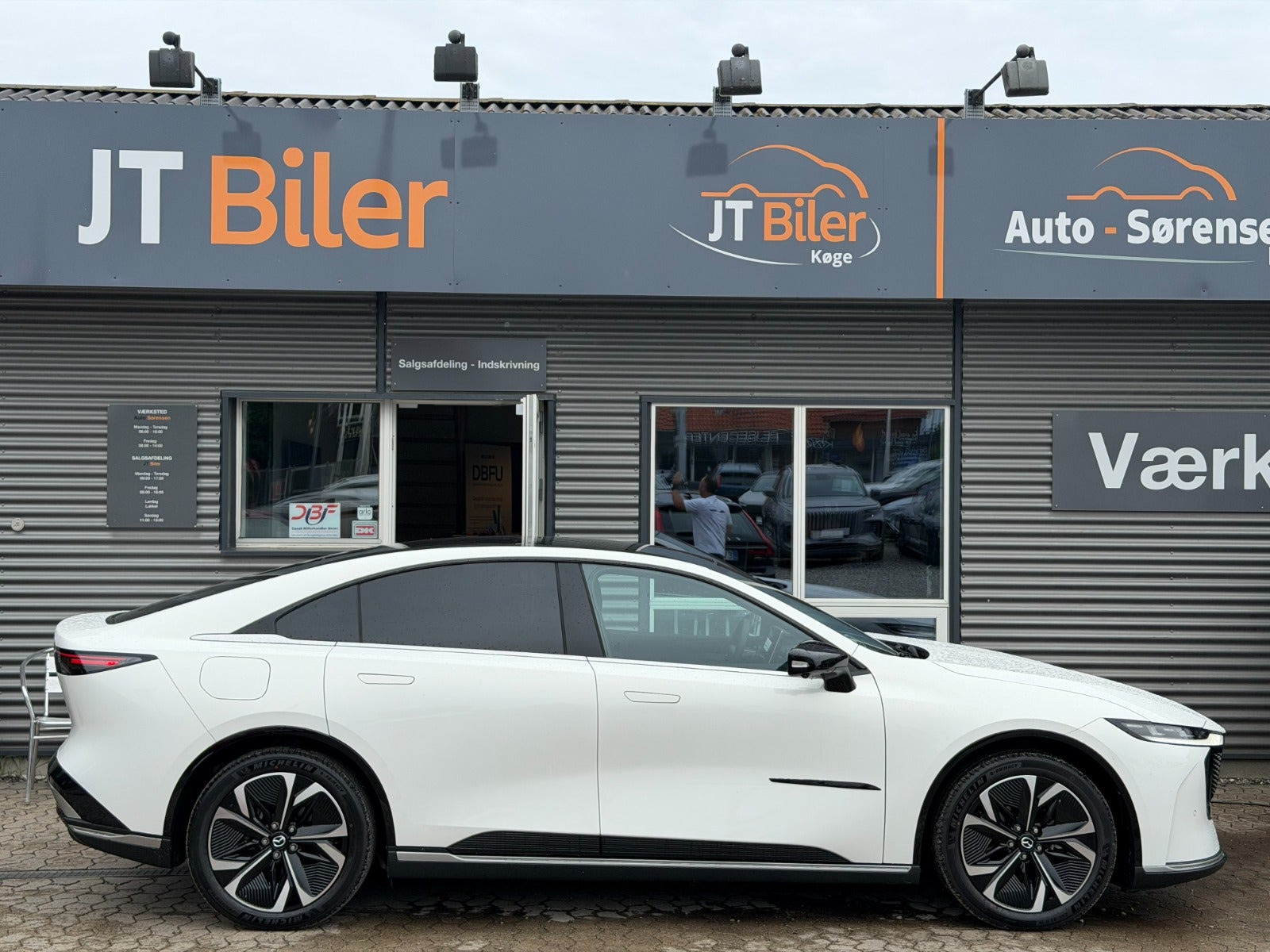 Hvid Mazda 6e fra 2026