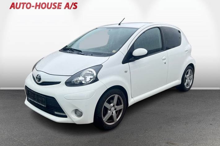 Hvid Toyota Aygo fra 2012