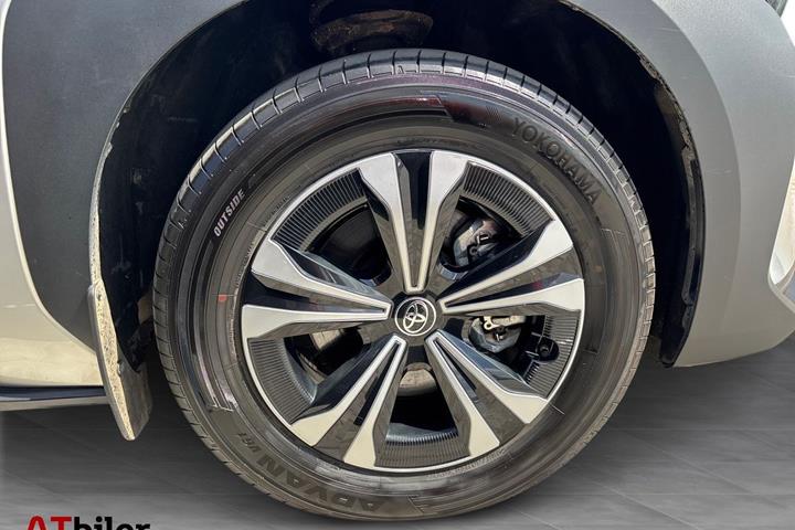 Sort Toyota BZ4X fra 2024