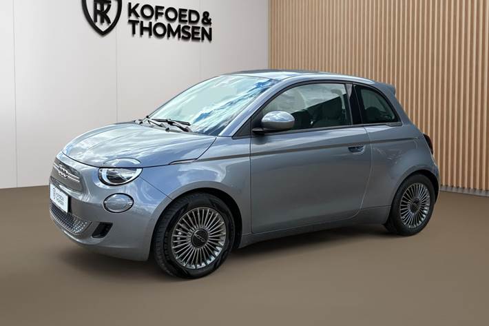 Grå Fiat 500e fra 2022