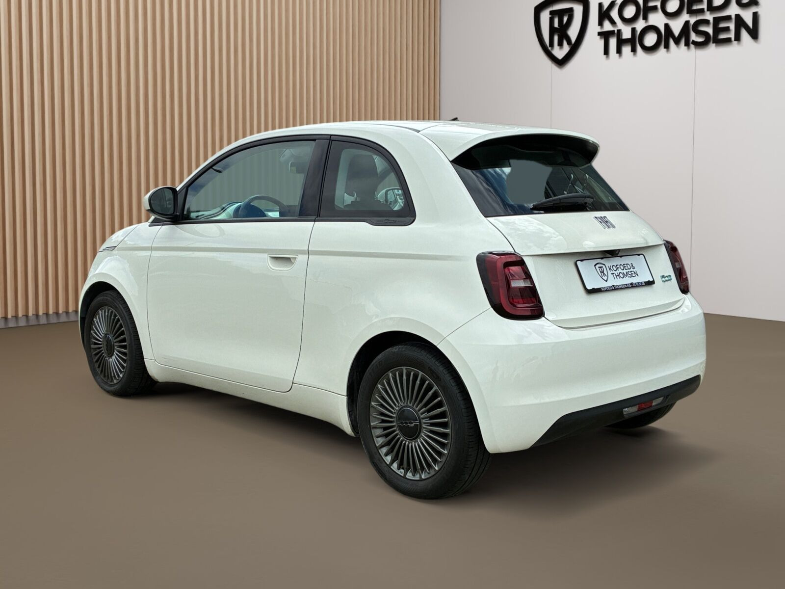 Hvid Fiat 500e fra 2022