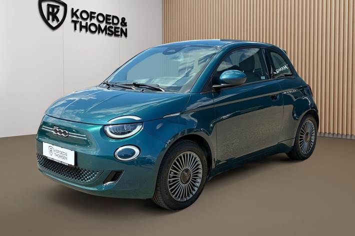 Blå Fiat 500e fra 2022