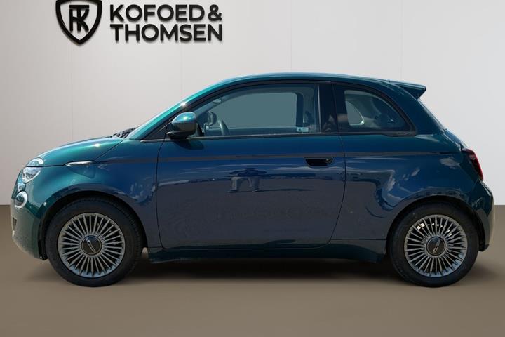 Blå Fiat 500e fra 2022