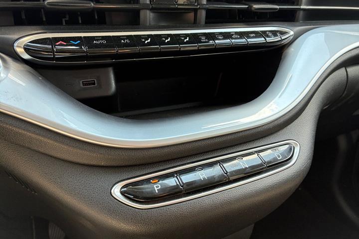 Blå Fiat 500e fra 2022
