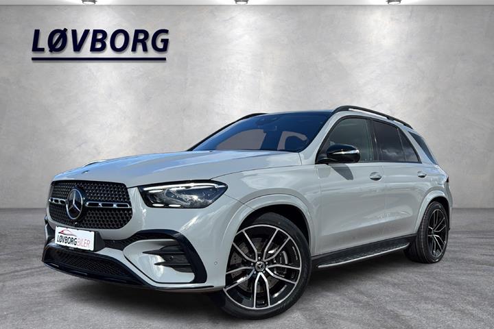 Grå Mercedes GLE400 e fra 2023