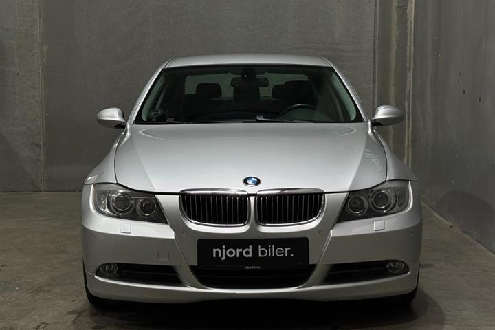 undefined BMW 325i fra 2008