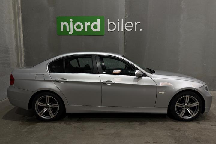 undefined BMW 325i fra 2008