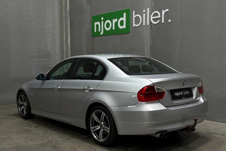 undefined BMW 325i fra 2008
