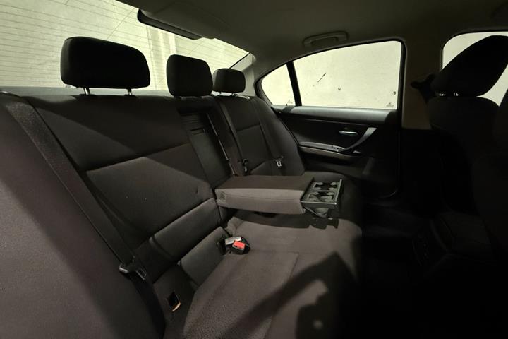 undefined BMW 325i fra 2008