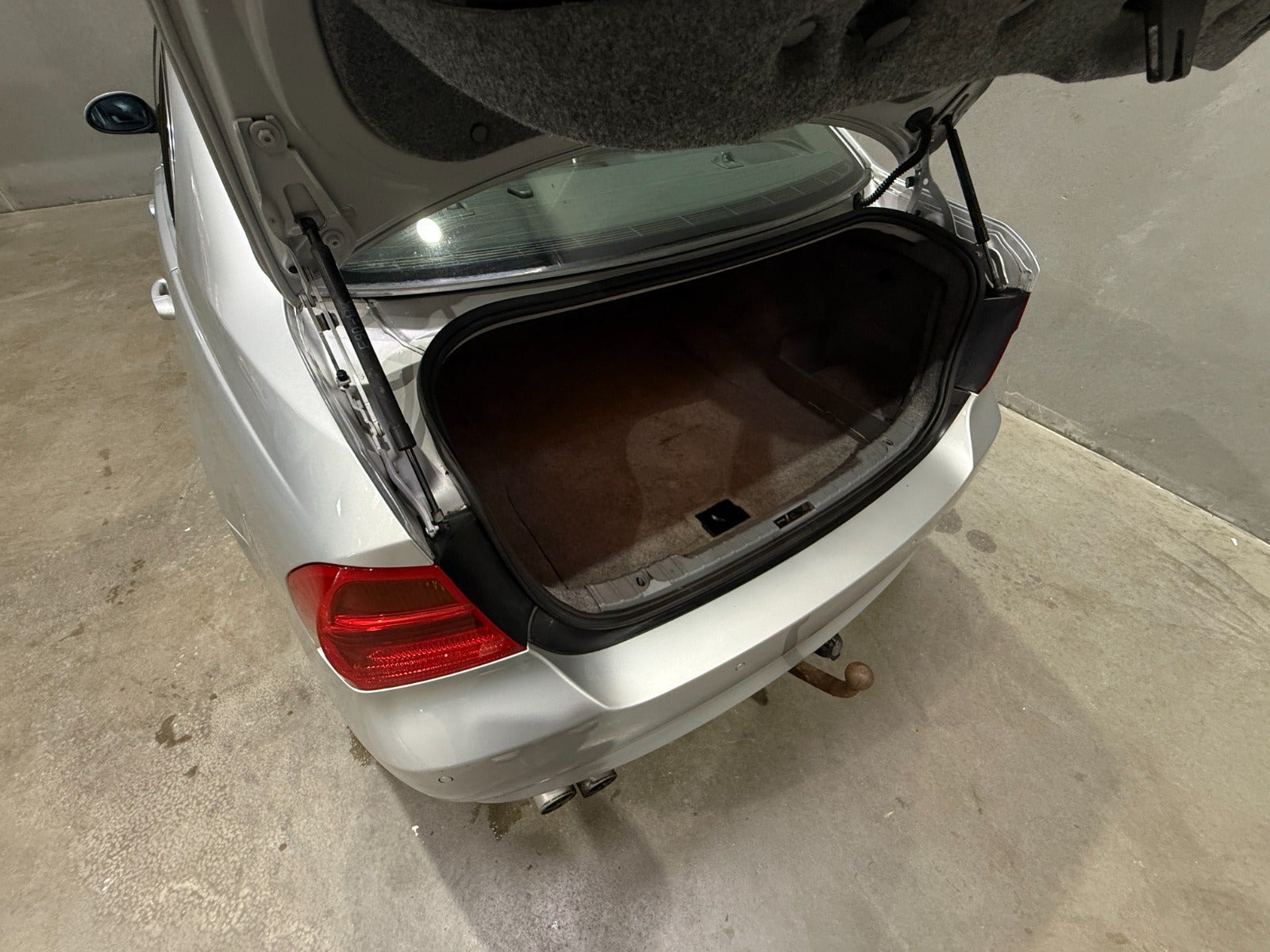 undefined BMW 325i fra 2008