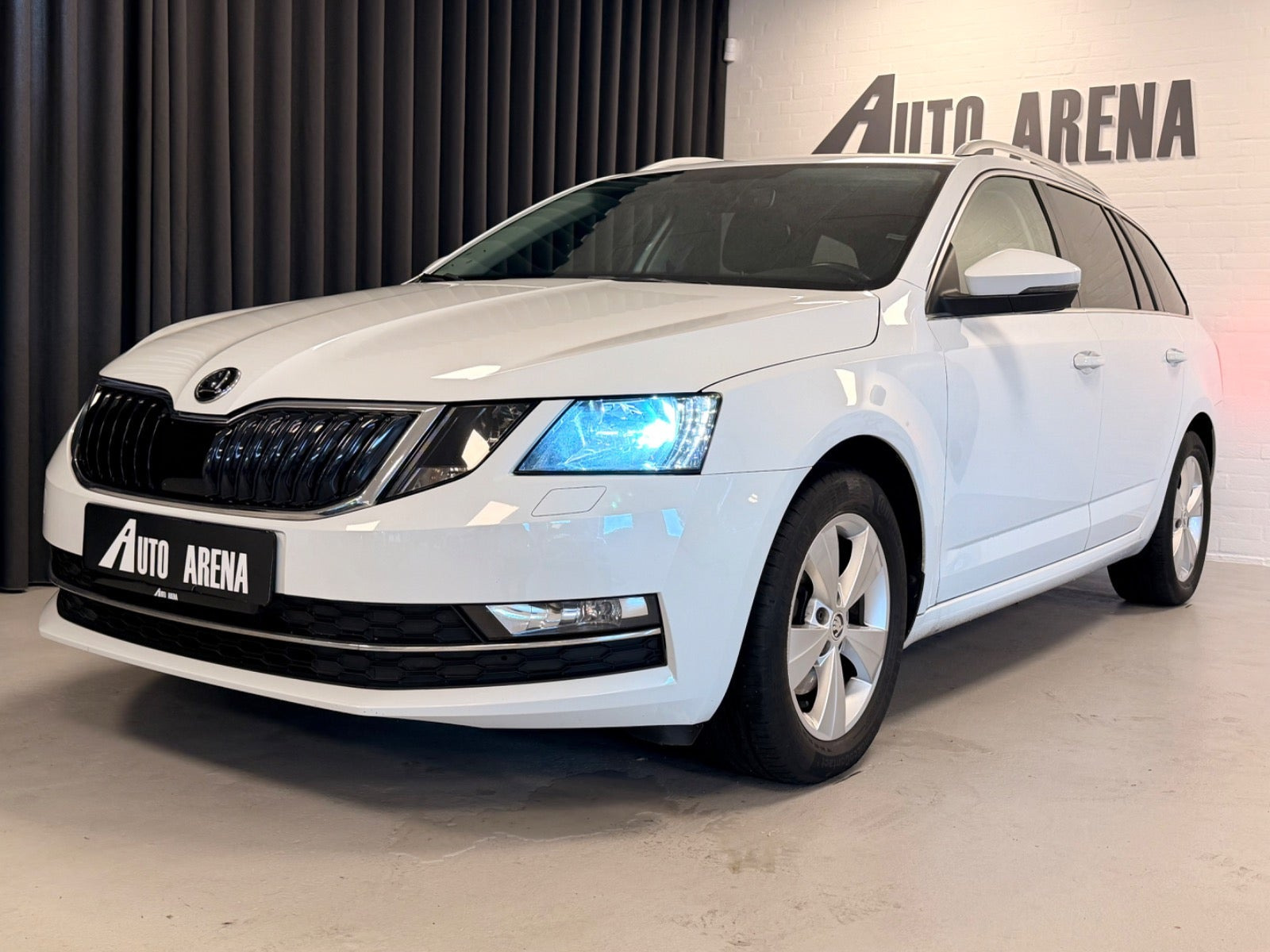 Hvid Skoda Octavia fra 2018