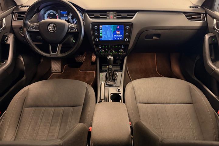 Hvid Skoda Octavia fra 2018