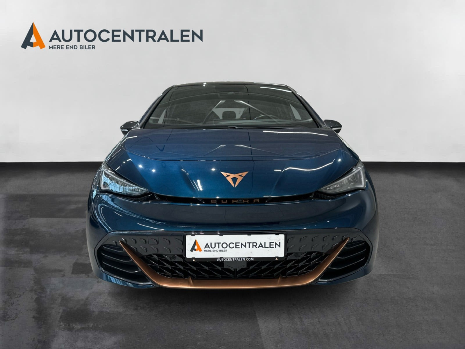 Blå Cupra Born fra 2023