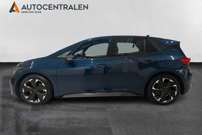 Blå Cupra Born fra 2023