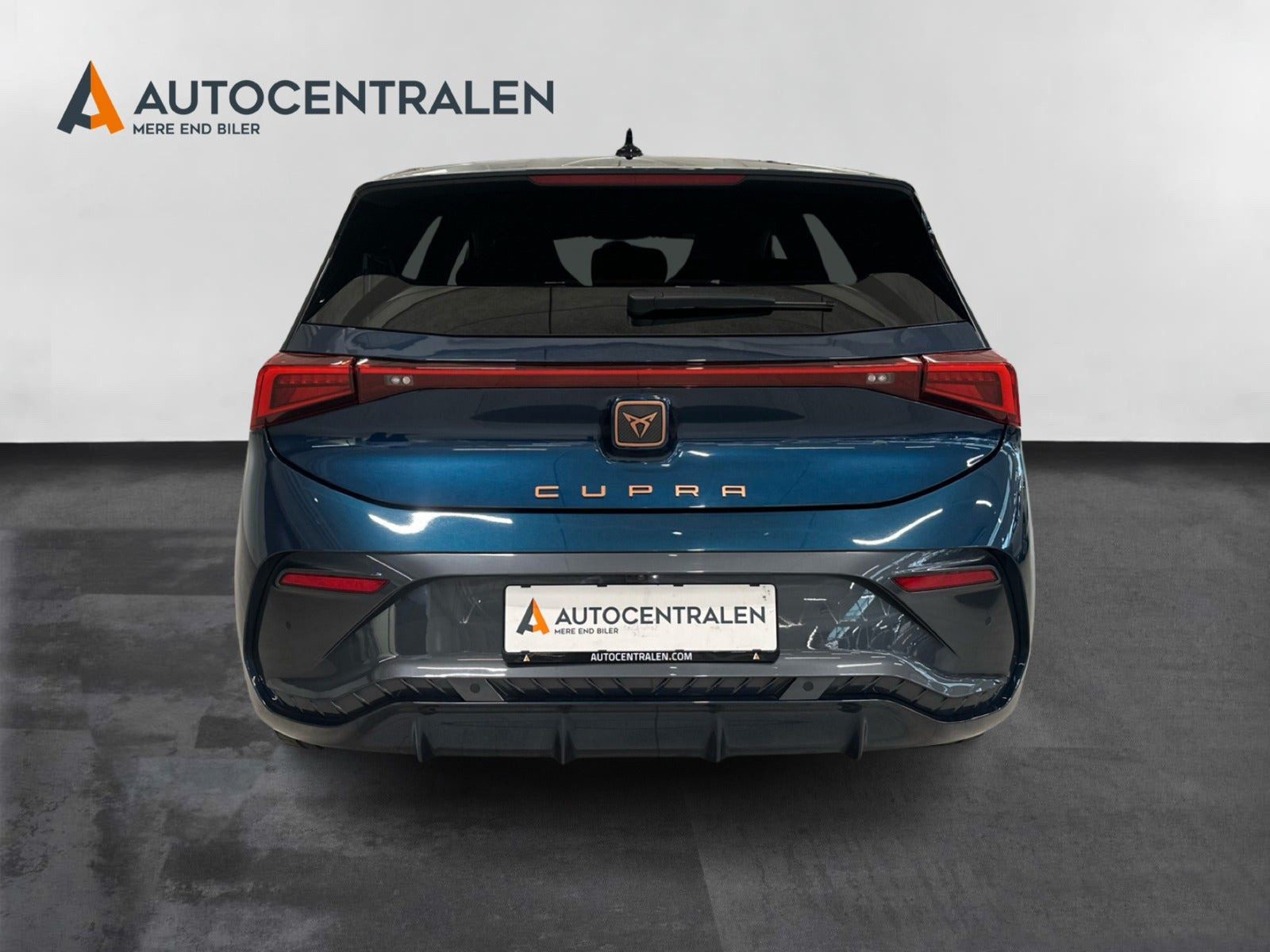 Blå Cupra Born fra 2023
