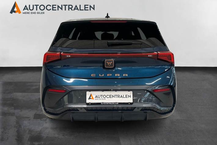 Blå Cupra Born fra 2023