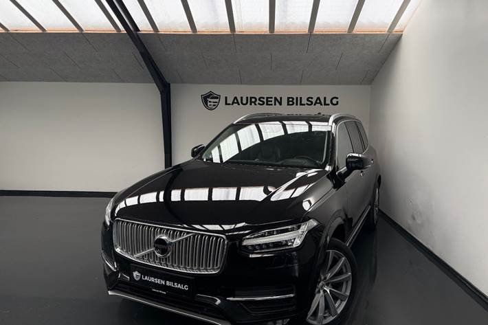 Sort Volvo XC90 fra 2015