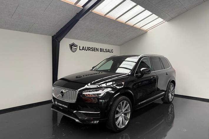 Sort Volvo XC90 fra 2015