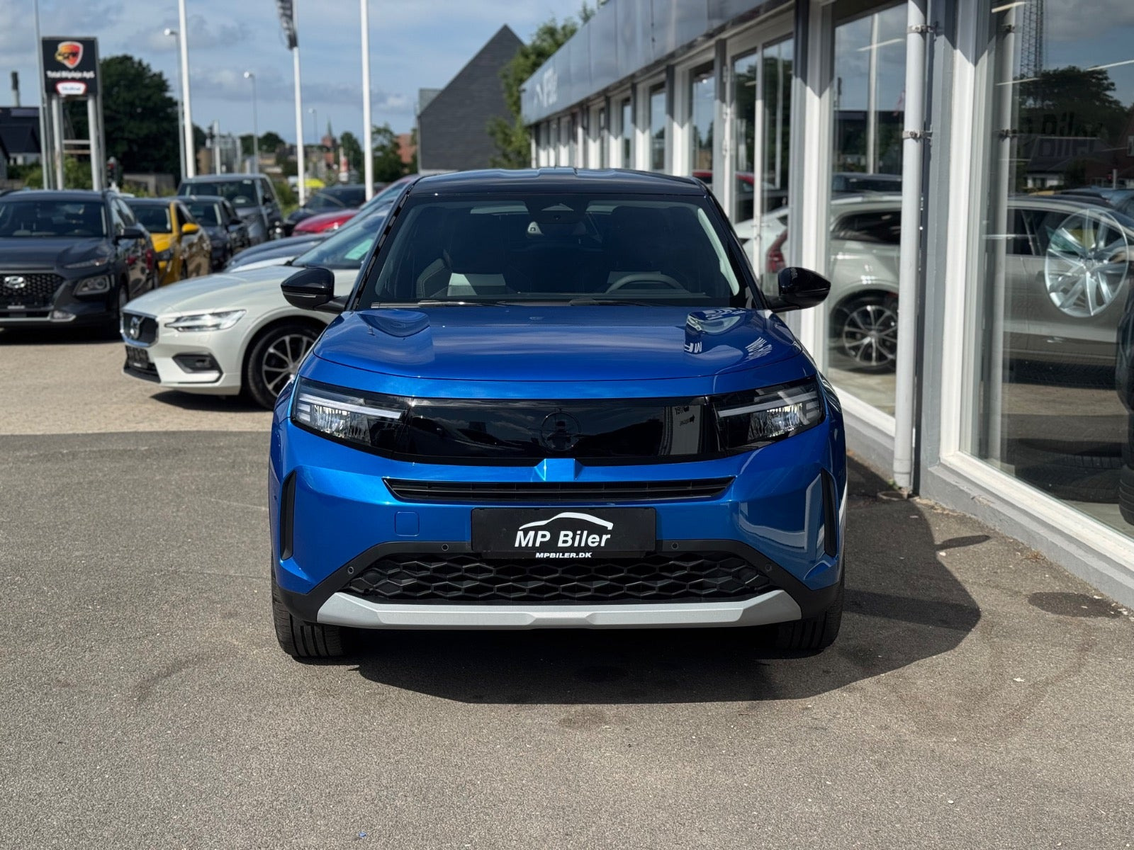 Blå Opel Frontera fra 2025