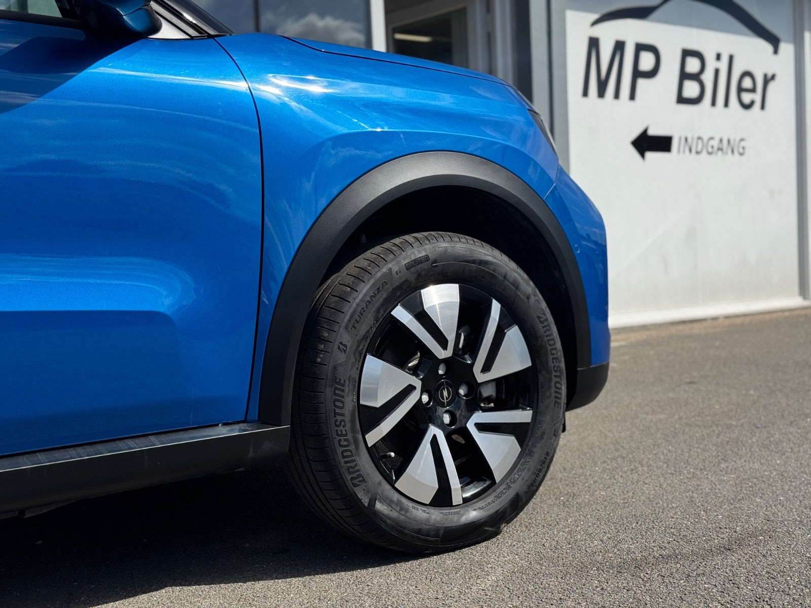 Blå Opel Frontera fra 2025