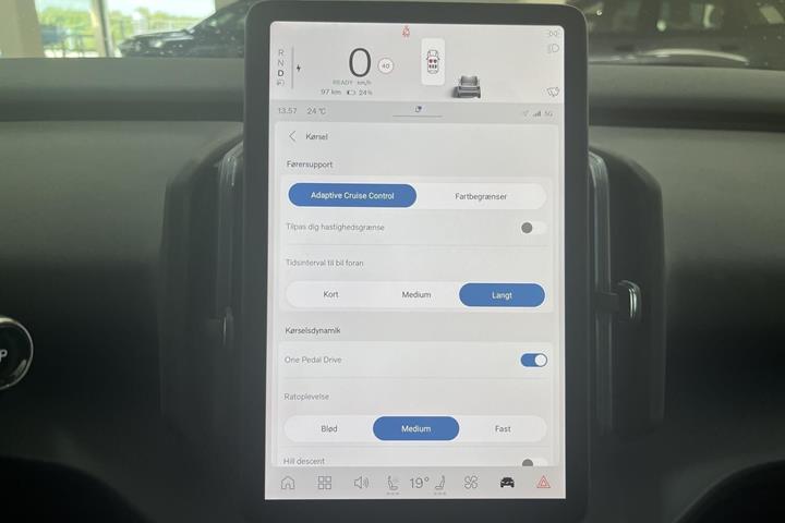 Grå Volvo EX30 fra 2025