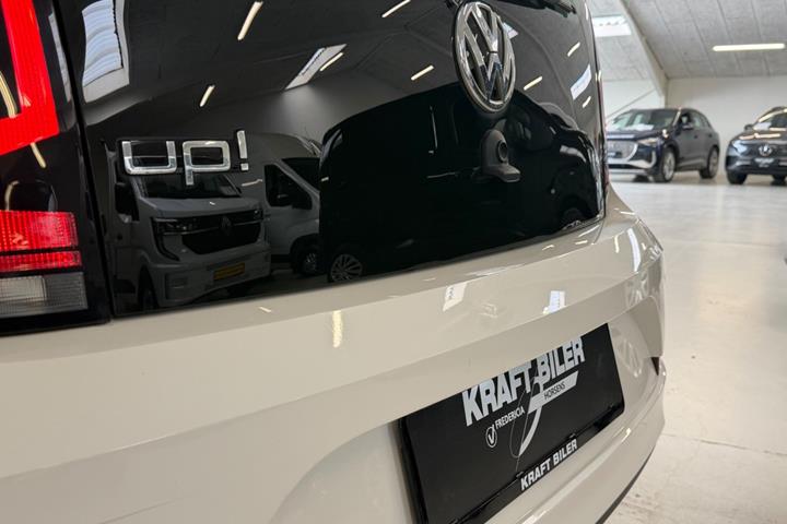 Hvid VW UP! fra 2017