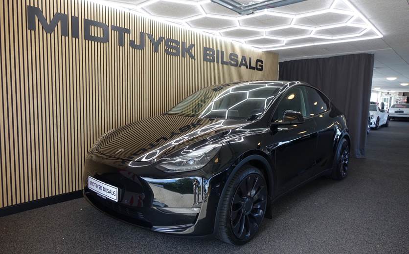 Tesla Model Y Performance AWD