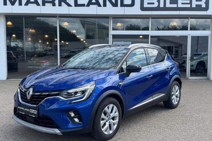 Blå Renault Captur fra 2021 set udefra