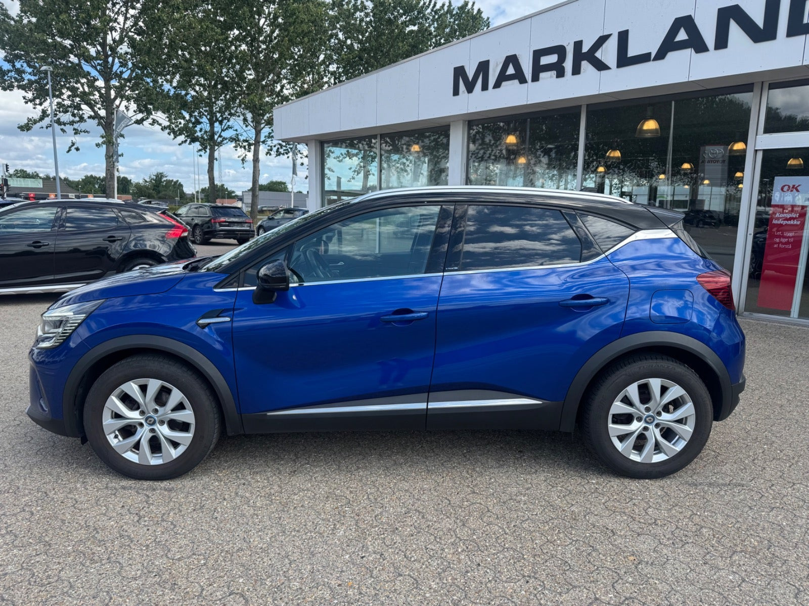 Blå Renault Captur fra 2021