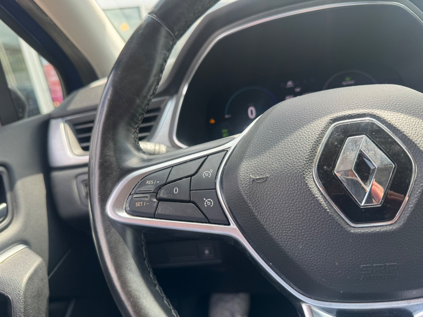 Blå Renault Captur fra 2021